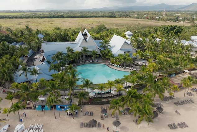 Victoria Beachcomber Resort & Spa