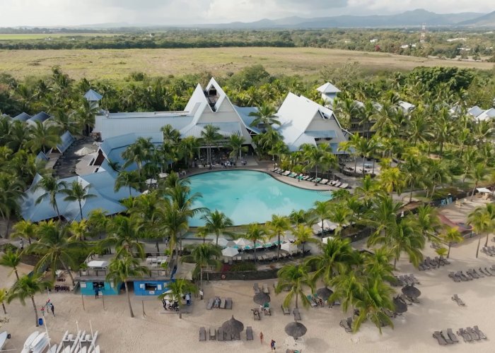 Victoria Beachcomber Resort & Spa