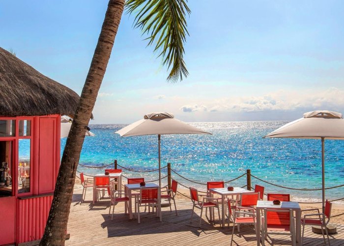 Victoria Beachcomber Resort & Spa