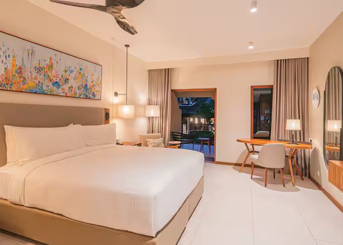 KING DELUXE  ROOM - HILTON MAURITIUS RESORT & SPA